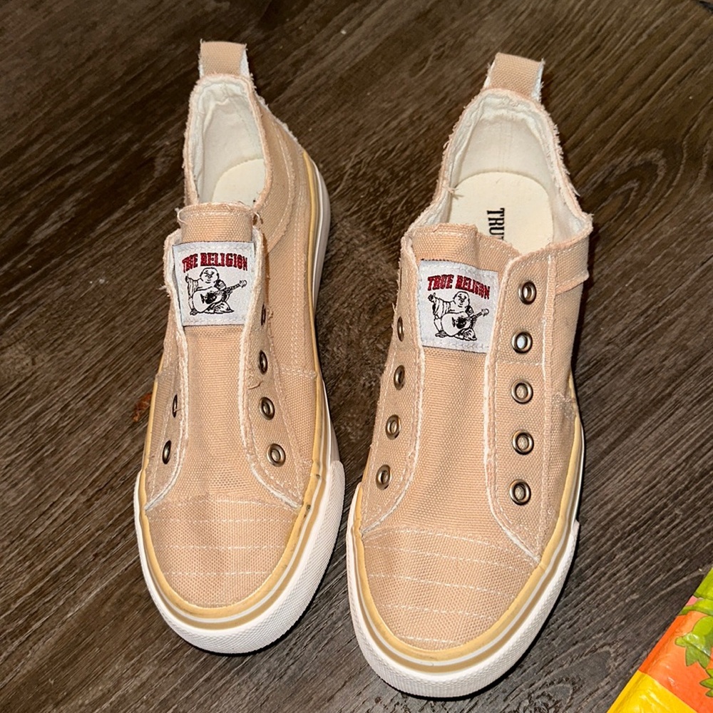 NWT True Religion Slide on Sneakers
